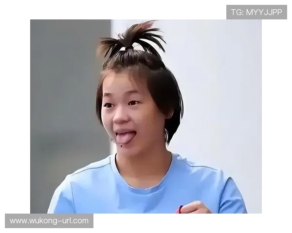 全红婵训练完偷偷吃辣条被教练抓包，下一秒表情绝了