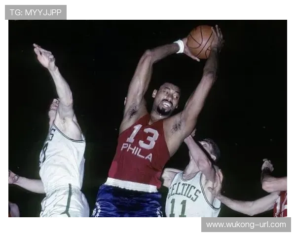 张伯伦单打拉开内线优势，统治篮板和得分结构显著领先传统巨头